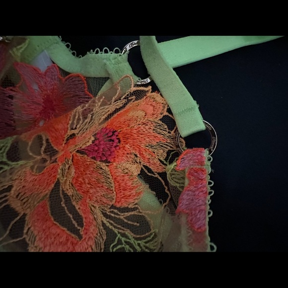 CHRISTINE YELLOW 32D BRA - Picture 7 of 9